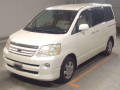 2005 Toyota Noah