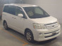 2005 Toyota Noah