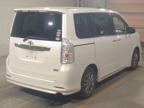 2012 Toyota Voxy ZRR70W[1]