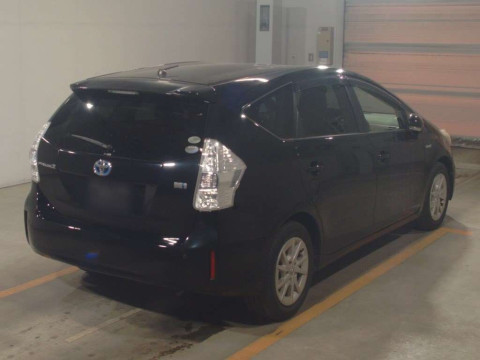 2012 Toyota Prius alpha ZVW41W[1]