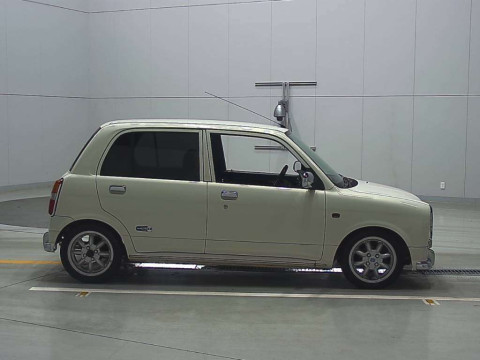 2004 Daihatsu Miragino L700S[2]