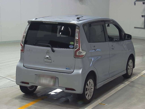 2016 Nissan DAYZ B21W[1]