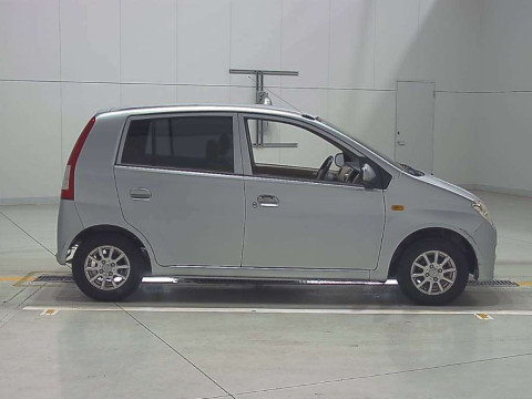 2005 Daihatsu Mira L250S[2]