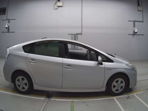 2011 Toyota Prius ZVW30[2]