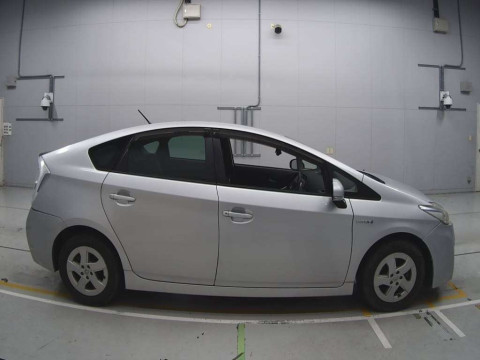 2011 Toyota Prius ZVW30[2]