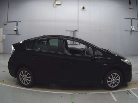 2010 Toyota Prius ZVW30[2]