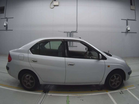 2000 Toyota Prius NHW10[2]