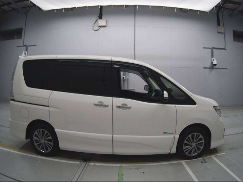 2014 Nissan Serena HC26[2]