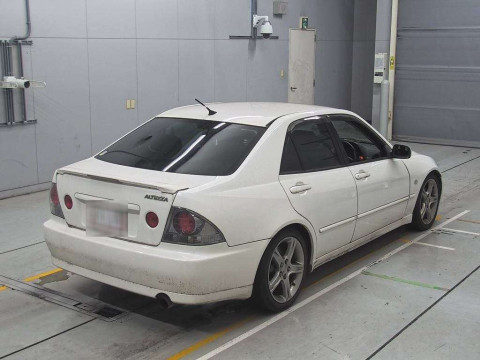 2004 Toyota Altezza SXE10[1]