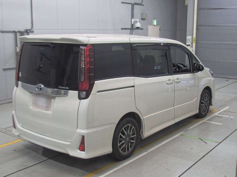 2014 Toyota Noah ZRR80W[1]