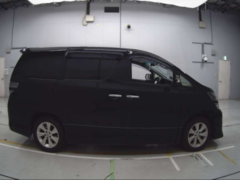 2013 Toyota Vellfire ANH20W[2]