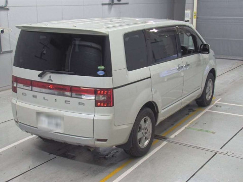 2015 Mitsubishi Delica D5 CV2W[1]