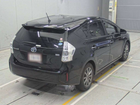 2014 Toyota Prius alpha ZVW41W[1]