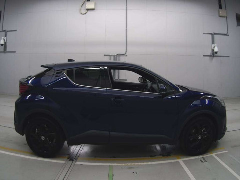 2021 Toyota C-HR ZYX11[2]