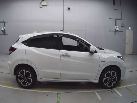 2017 Honda VEZEL RU3[2]