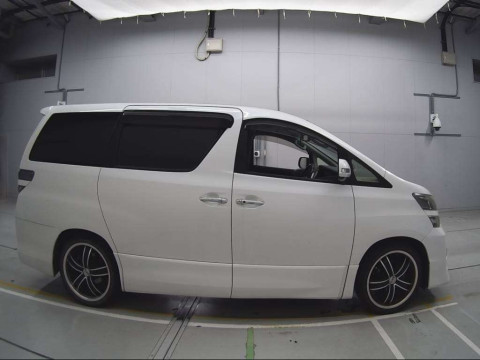 2012 Toyota Vellfire ANH20W[2]