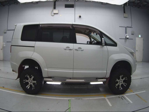 2007 Mitsubishi Delica D5 CV5W[2]