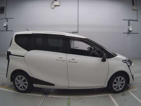 2016 Toyota Sienta NSP170G[2]