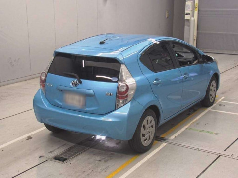 2012 Toyota Aqua NHP10[1]