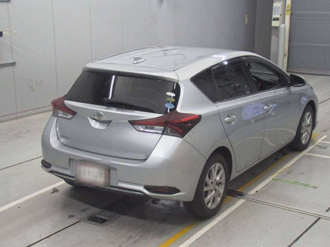 2016 Toyota Auris NZE181H[1]