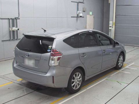 2021 Toyota Prius alpha ZVW41W[1]