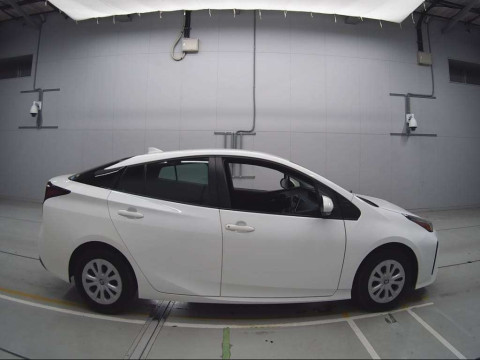 2021 Toyota Prius ZVW51[2]