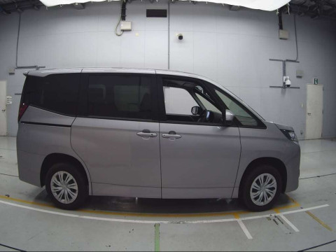 2023 Toyota Noah MZRA95W[2]