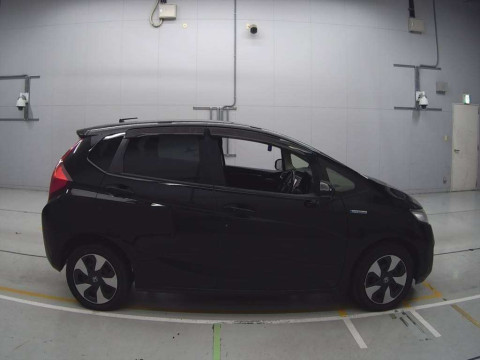 2016 Honda Fit Hybrid GP5[2]