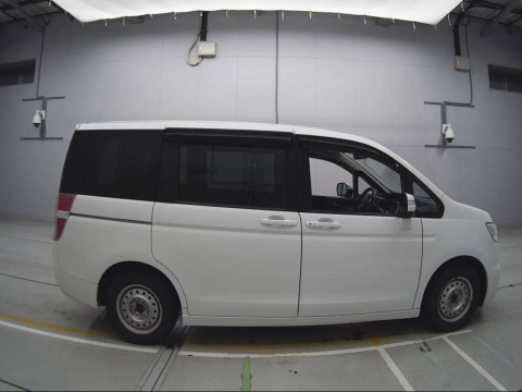 2015 Honda Step WGN RK2[2]