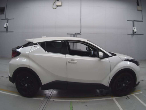 2021 Toyota C-HR ZYX11[2]