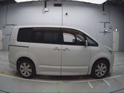 2012 Mitsubishi Delica D5 CV2W[2]