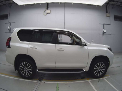 2021 Toyota Land Cruiser Prado GDJ151W[2]