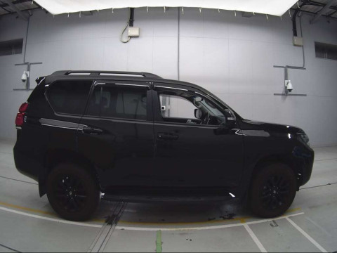 2023 Toyota Land Cruiser Prado GDJ150W[2]