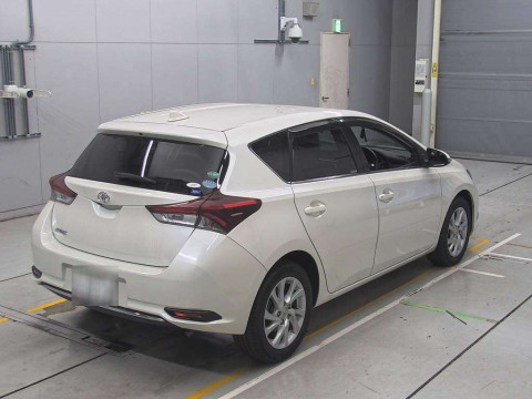 2016 Toyota Auris NZE181H[1]