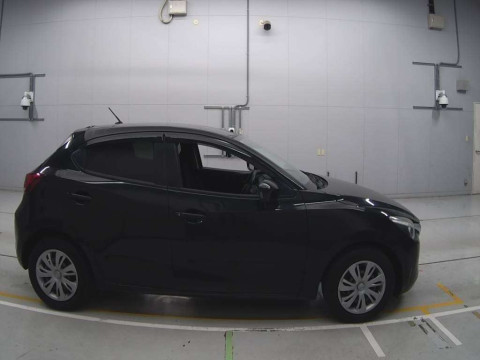 2016 Mazda Demio DJ3FS[2]