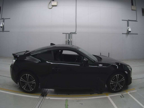 2015 Toyota 86 ZN6[2]