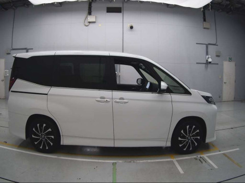 2024 Toyota Noah ZWR90W[2]