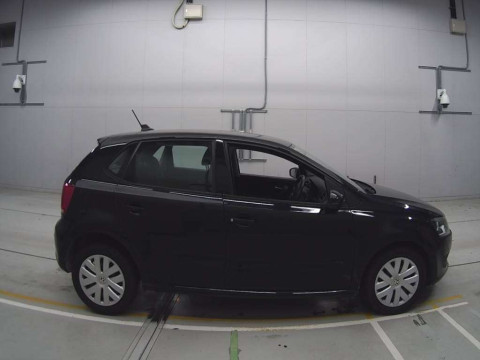 2014 Volkswagen Polo 6RCBZ[2]