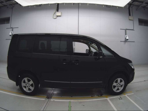 2012 Mitsubishi Delica D5 CV2W[2]