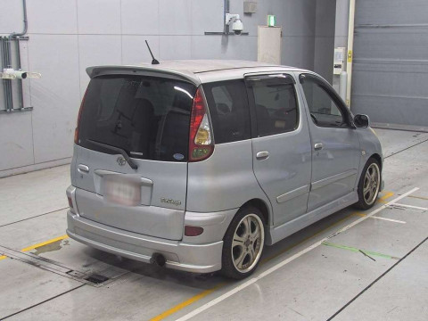 2003 Toyota Fun Cargo NCP20[1]