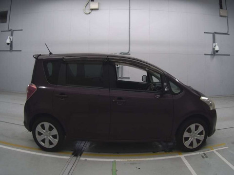 2010 Toyota Ractis NCP100[2]