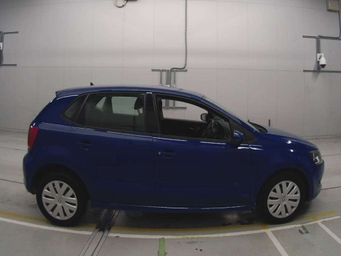 2013 Volkswagen Polo 6RCBZ[2]