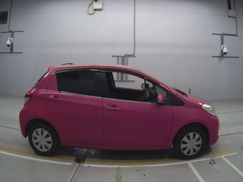 2012 Toyota Vitz KSP130[2]