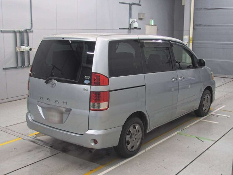 2006 Toyota Noah AZR60G[1]