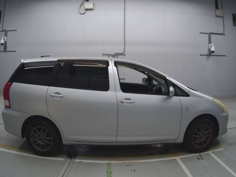 2006 Toyota Wish ZNE10G[2]