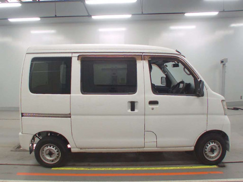 2011 Daihatsu Hijet Cargo S321V[2]