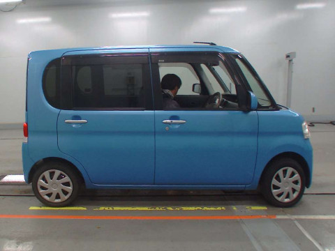 2012 Daihatsu Tanto L375S[2]