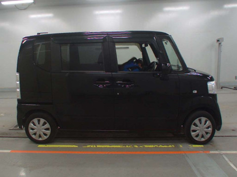 2016 Honda N-BOX JF1[2]