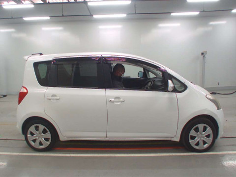 2006 Toyota Ractis NCP100[2]