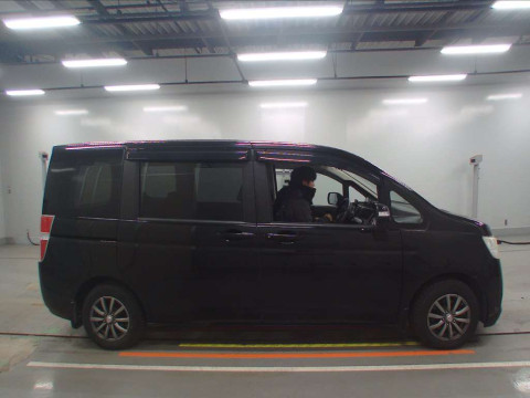 2009 Honda Step WGN RK1[2]